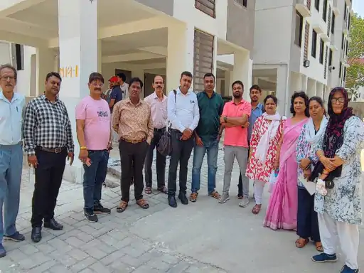 सरकारी बिल्डिंग में फ्लैट बुक कराया..अब भटक रहे,भोपाल में 12 नंबर प्रोजेक्ट अधूरा; लोग बोले-बैंक की किश्त भरे या किराया October 20, 2026
