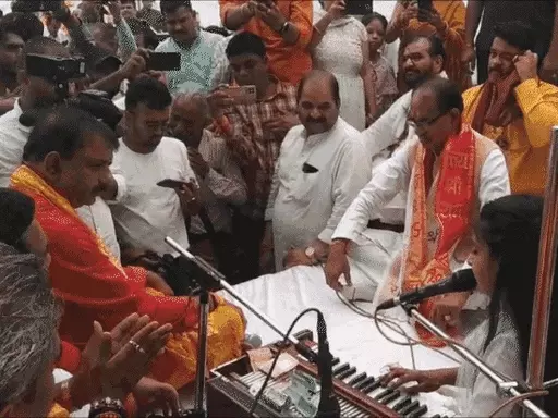 शिवराज के सामने बच्ची ने गाया 'मोदी आएंगे',परशुराम की जन्मस्थली पहुंचे सीएम; उज्जैन में निकलेगी शोभायात्रा October 7, 2026