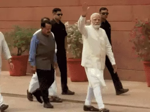 पीएम बोले- देश को जिम्मेदार विपक्ष की जरूरत,देश चलाने के लिए सबकी सहमति जरूरी,प्रोटेम स्पीकर ने शपथ ली, विपक्ष ने विरोध किया October 19, 2026