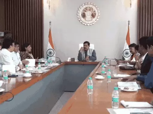भोपाल मेट्रो प्रोजेक्ट 2027 में पूरा होगा,इंदौर में 40% काम,CM ने देखा प्रजेंटे​​​​​​​शन,नेता प्रतिपक्ष बोले-शिवराज ने भी समीक्षा की थी, शुरुआत कब होगी? October 19, 2026