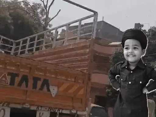 बच्चे के सिर पर गिरा ट्रक का डाला, मौत,ऐशबाग इलाके की घटना, घर के बाहर खेलने गया था बच्चा October 20, 2026