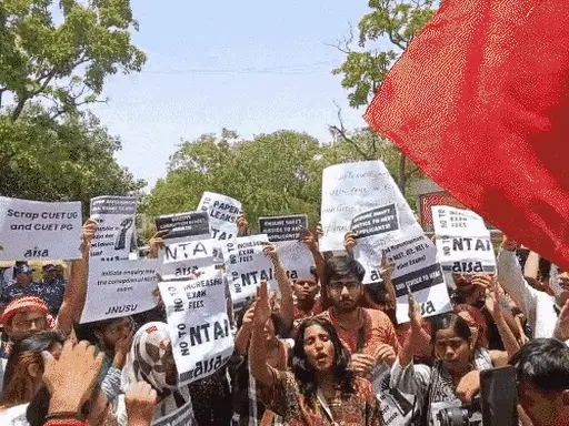 NEET के 1563 कैंडिडेट्स की दोबारा परीक्षा का प्रस्‍ताव,केंद्र ने सुप्रीम कोर्ट में कहा- 23 जून को परीक्षा होगी, 30 जून तक रिजल्‍ट मिलेगा October 18, 2026