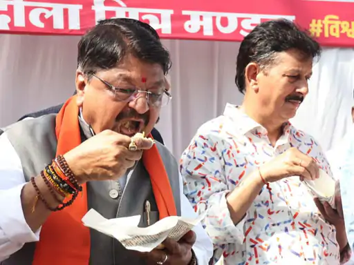 इंदौर में राजवाड़ा पर मना विश्व पोहा दिवस,मंत्री विजयवर्गीय और विधायक मेंदोला-शुक्ला भी हुए शामिल October 21, 2026