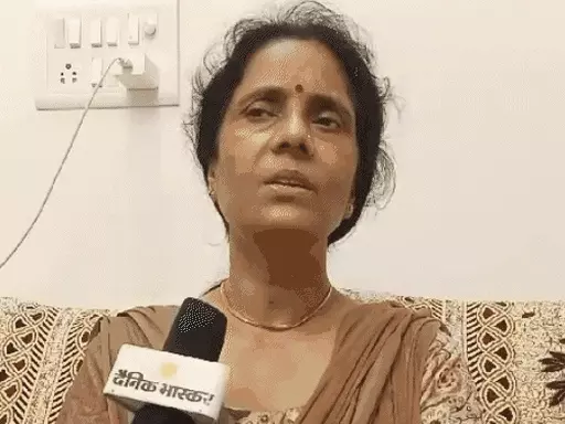 शहीद के पिता बोले-बहू ने कीर्ति चक्र छूने नहीं दिया,मैंने उसे बेटी की तरह माना, छोटे बेटे से शादी की बात...लेकिन उसने हमें छोड़ दिया October 19, 2026
