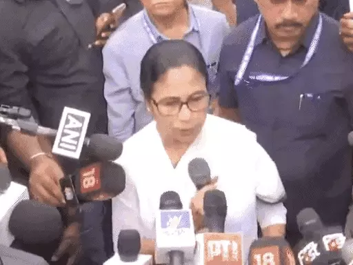 नीति आयोग की बैठक छोड़कर निकलीं ममता बनर्जी,कहा- मैं बोल रही थी, माइक बंद कर दिया; सरकार बोली- आरोप झूठे, बोलने का पूरा मौका मिला October 19, 2026