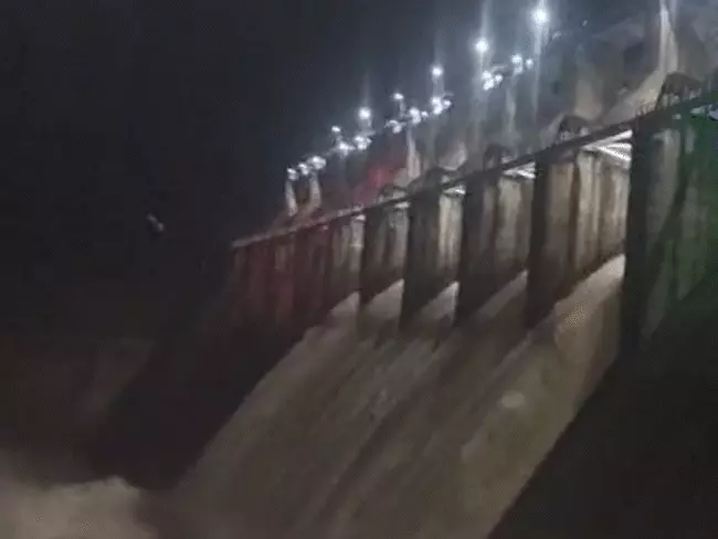 MP मानसून अपडेट- रक्षाबंधन के बाद भारी बारिश,19 अगस्त से पूरा प्रदेश भीगेगा; आज छिंदवाड़ा-देवास समेत 7 जिलों में गिरेगा पानी October 19, 2026