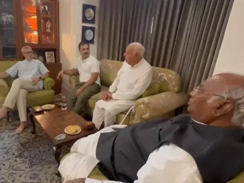 जम्मू-कश्मीर में कांग्रेस और NC में गठबंधन,फारूक अब्दुल्ला ने कहा- सीटों का बंटवारा बाद में होगा; राहुल बोले- हमने मोदी का कॉन्फिडेंस तोड़ा October 19, 2026
