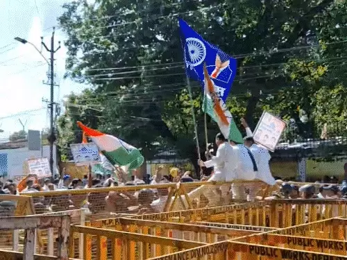 कांग्रेसियों पर पुलिस ने वाटर कैनन चलाया,दलित उत्पीड़न के विरोध में सीएम हाउस घेरने जा रहे थे प्रदर्शनकारी October 19, 2026