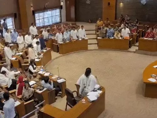 भोपाल में किराए से मिलेंगी निगम के भवनों की छतें,नगर निगम की मीटिंग में बहुमत से प्रस्ताव पास; मल्टी लेवल पार्किंग पर हंगामा October 19, 2026