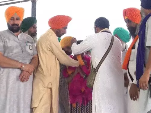 शंभू बॉर्डर पर विनेश फोगाट का सम्मान:रेसलर केंद्र सरकार से बोलीं- हक मांगने वाले हर बार पॉलिटिकल नहीं होते, धर्म से नहीं जोड़ना चाहिए October 19, 2026
