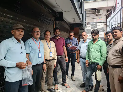 भोपाल के अशोका गार्डन में चार दुकानें सील,बेसमेंट में पार्किंग की जगह बना दी थी दुकानें; कोचिंग क्लास की भी जांच October 19, 2026