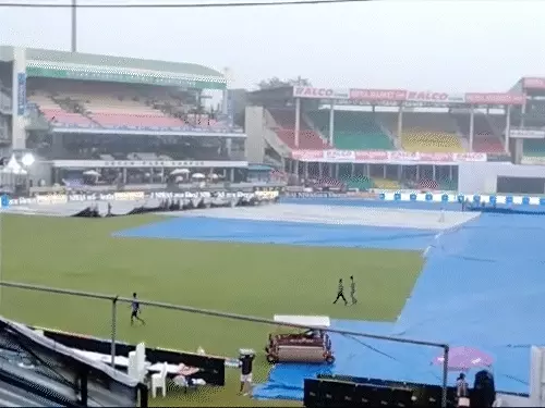 भारत-बांग्लादेश टेस्ट- बारिश के कारण दूसरे दिन का खेल रद्द,पहले दिन सिर्फ 35 ओवर फेंके गए थे, कल भी बारिश के 59% आसार October 19, 2026