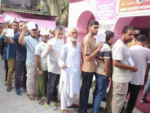 जम्मू-कश्मीर में वोटिंग का दूसरा फेज,दोपहर 3 बजे तक 46% मतदान; श्रीनगर में सबसे कम 22.62% वोटिंग; रियासी 63% के साथ टॉप पर October 19, 2026