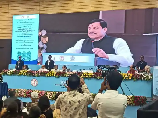 इंदौर में बोले CM; सरकार-न्यायपालिका में अच्छा तालमेल,कुछ ही देर में ओरल इंप्लांटोलाजिस्ट वर्कशॉप का करेंगे शुभारंभ, मंगेशकर अलंकरण समारोह में होंगे शामिल October 19, 2026