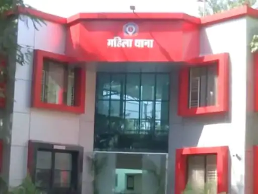 भोपाल में मेडिकल स्टूडेंट से रेप,स्कूल में साथ पढ़े दोस्त के खिलाफ केस दर्ज , घुमाने के बहाने बुलाया था युवती को October 19, 2026