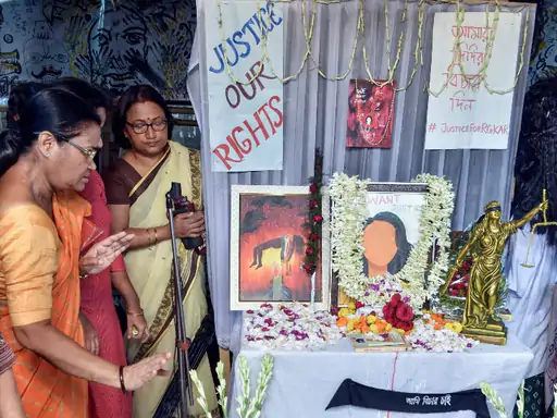 कोलकाता रेप-मर्डर केस, काम पर नहीं लौटेंगे जूनियर डॉक्टर,कहा- ये जन-आंदोलन है; सुप्रीम कोर्ट का शाम 5 बजे तक ड्यूटी जॉइन करने का आदेश October 19, 2026