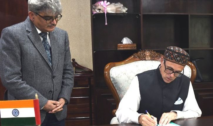 उमर अब्दुल्ला का मुख्यमंत्री बनने के बाद बड़ा फैसला, पुलिस को दिए खास निर्देश October 19, 2026