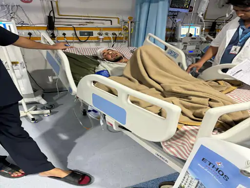 वॉलीबॉल मैच को लेकर बीटेक ​​​​​​​स्टूडेंट के गुटों में झगड़ा,चाय की थड़ी पर बुलाकर लात-घूसों से पीटा, एक स्टूडेंट के सिर-पैर में चोट October 19, 2026