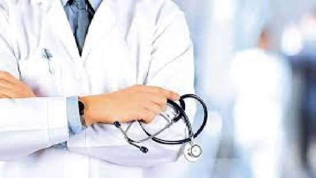 कोमा में डॉक्टर, पिता ने ₹75 लाख क्लेम मांगा: इंदौर कोर्ट ने माना कभी ठीक नहीं होंगे, राशि बढ़ाकर ₹81 लाख देने का आदेश 41 कोमा में डॉक्टर, पिता ने ₹75 लाख क्लेम मांगा: इंदौर कोर्ट ने माना कभी ठीक नहीं होंगे, राशि बढ़ाकर ₹81 लाख देने का आदेश October 19, 2026